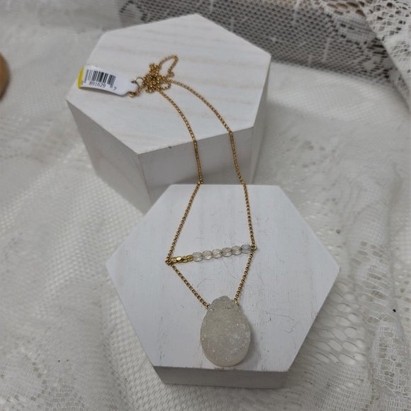 Glittery White Druze Necklace Gold tone - Picture 4 of 10